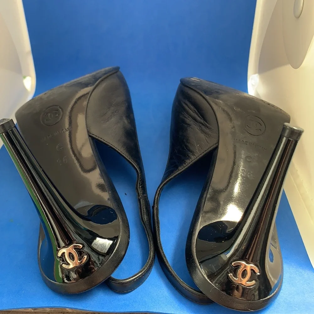 CHANEL leather signature